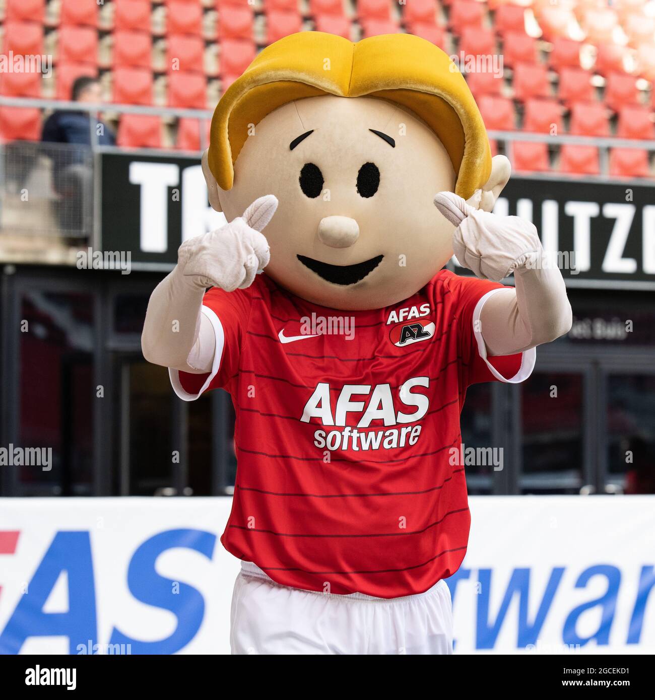 alkmaar-08-08-2021-afas-stadium-season-2021-2022-pre-season-friendly-dutch-football-mascot-az-before-the-match-az-torino-fc-photo-by-pro-shotssipa-usa-world-rights-except-austria-and-the-netherlands-2GCEKD1.jpg